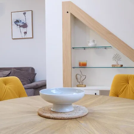 Modern 1-bed Flat In Free Parking Lägenhet