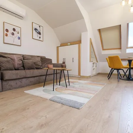 Modern 1-bed Flat In Free Parking *