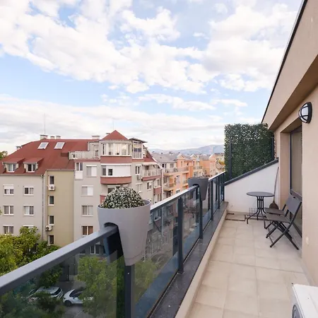 Modern 1-bed Flat In Free Parking Lägenhet *
