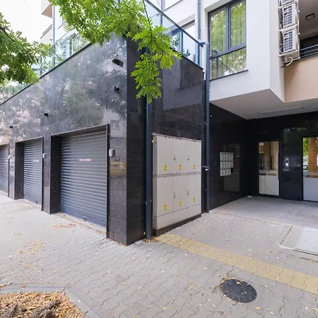 Modern 1-bed Flat In Free Parking
